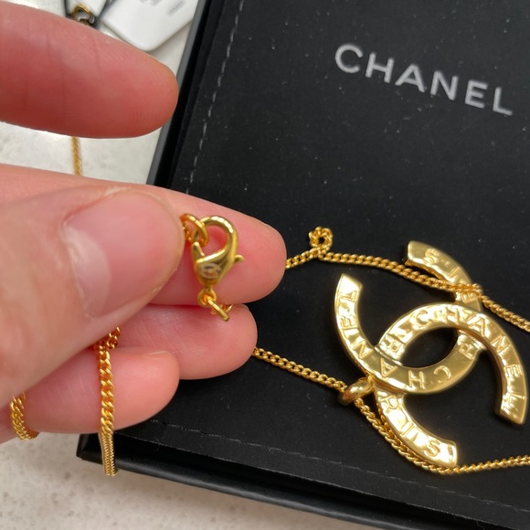 Chanel Paris Button Necklace - Picture 4 of 16